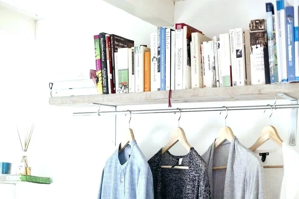 floating shelf for clothes