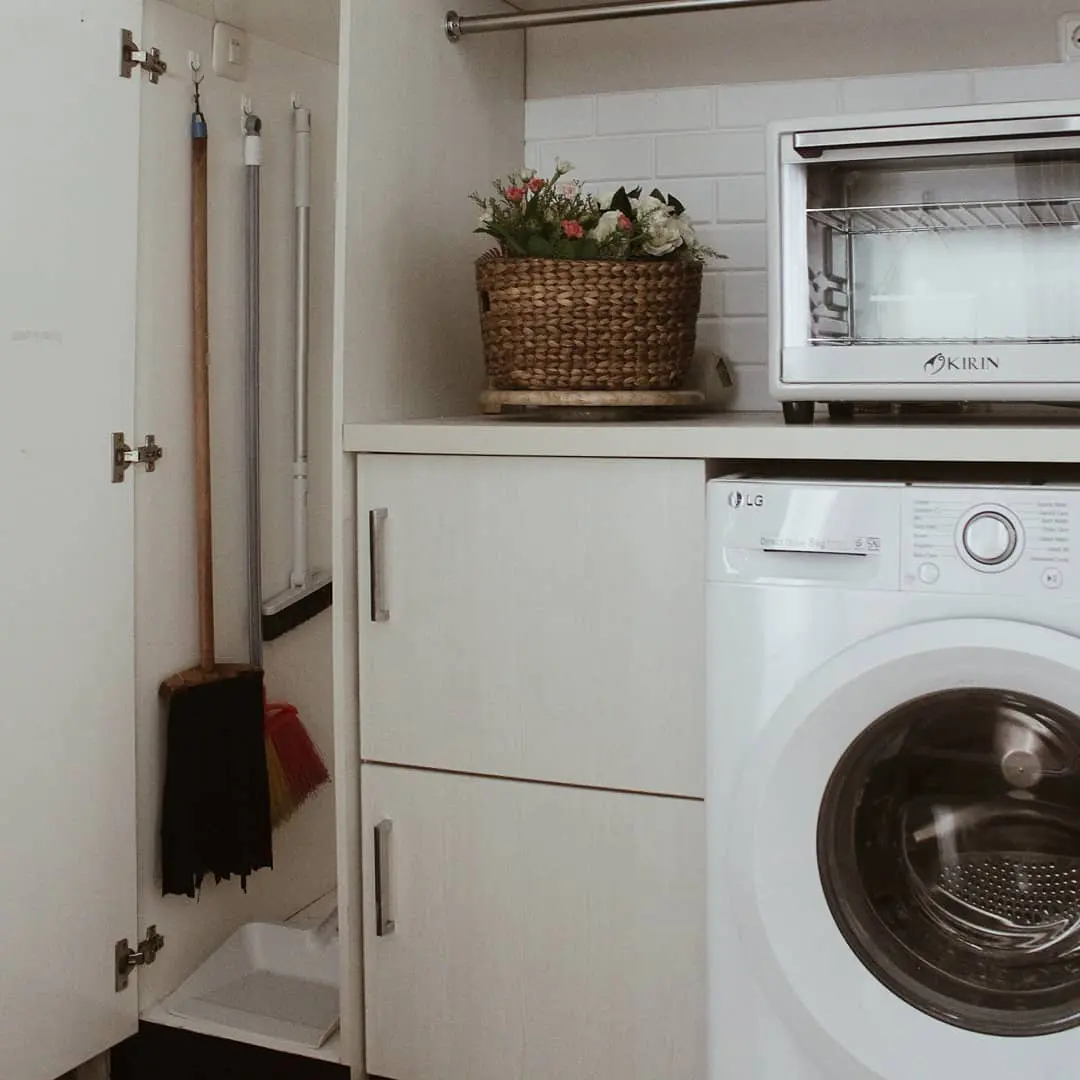 25 Simple Laundry Room Storage Ideas - Craftsy Hacks