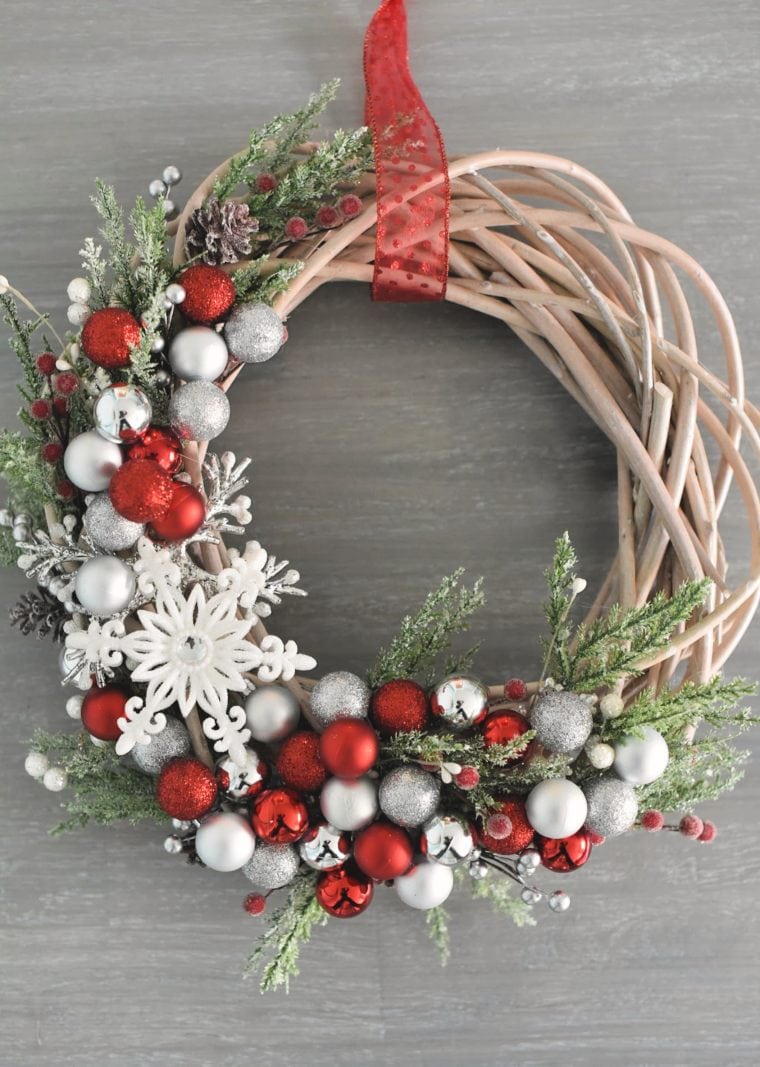 20 Unique Christmas Wreath Ideas Craftsy Hacks 20 Unique Christmas Wreath Ideas Craftsy Hacks