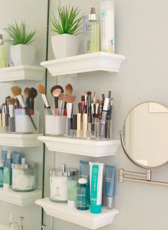 makeup organizer