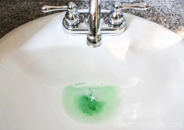 Scum-Free Sink