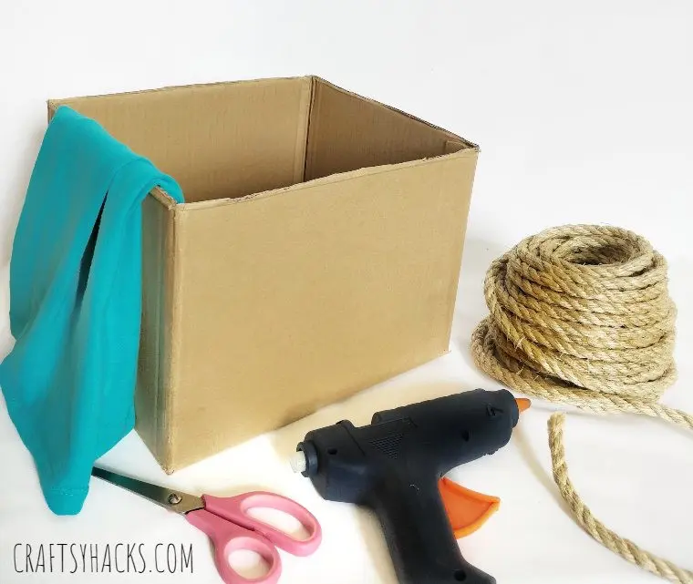 Cesta DIY con cartón, tela y cuerda - elizabethjoandesigns.com - DIY  Cardboard Box into Rope Basket