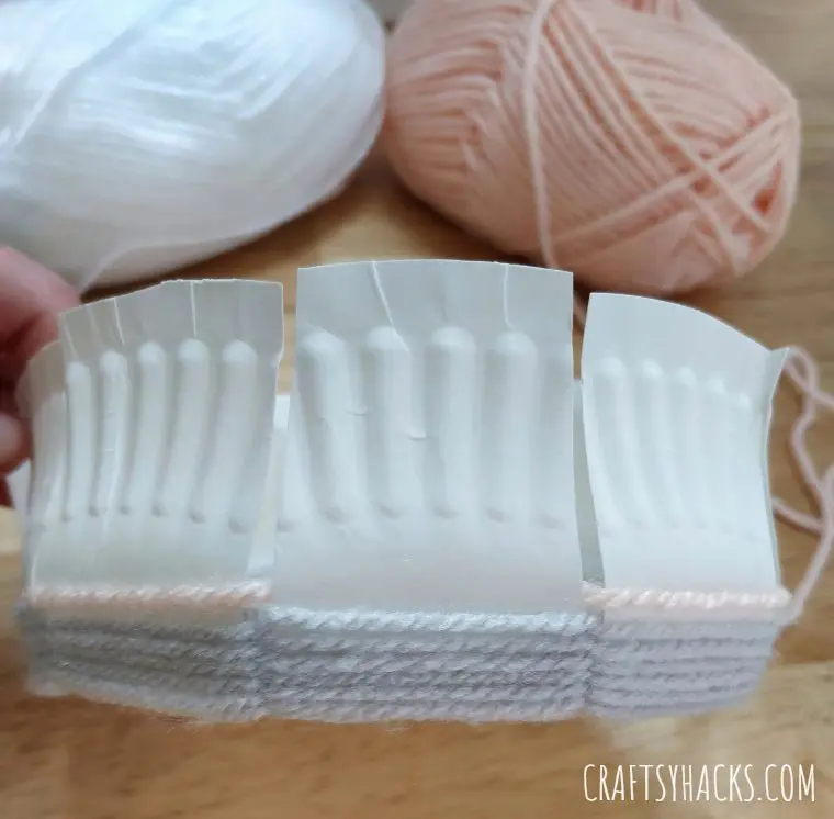 wrapping yarn around plate