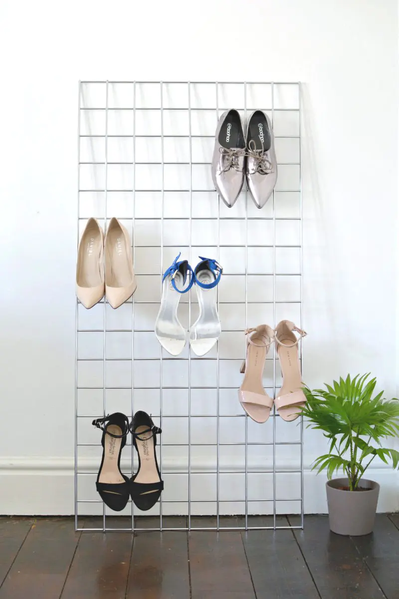 Grid Storage for Heeled Shoes