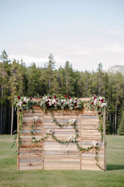 20 Wonderful Wedding Backdrop Ideas - Craftsy Hacks