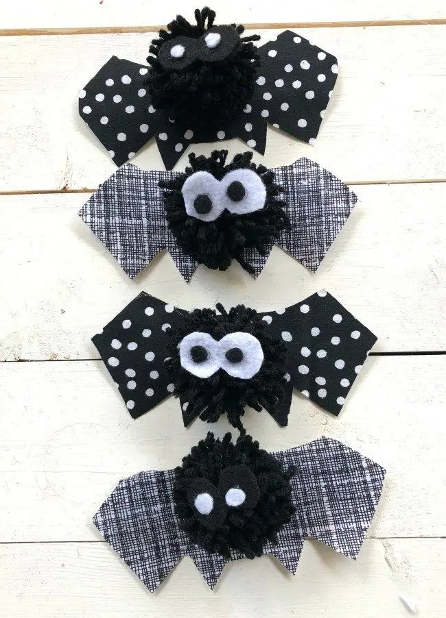 Pom Pom Bats