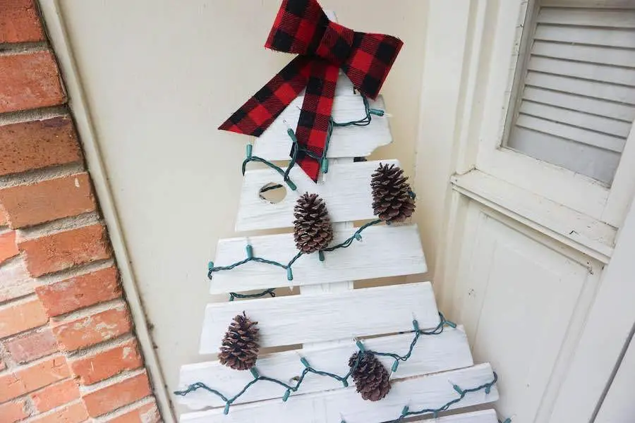 DIY wooden tree