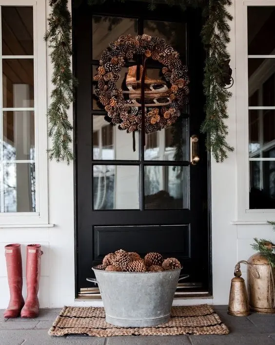 farmhouse pinecone decorations