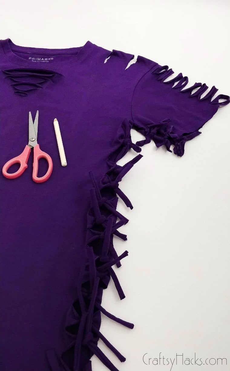 diy shirt with scissors and pencil