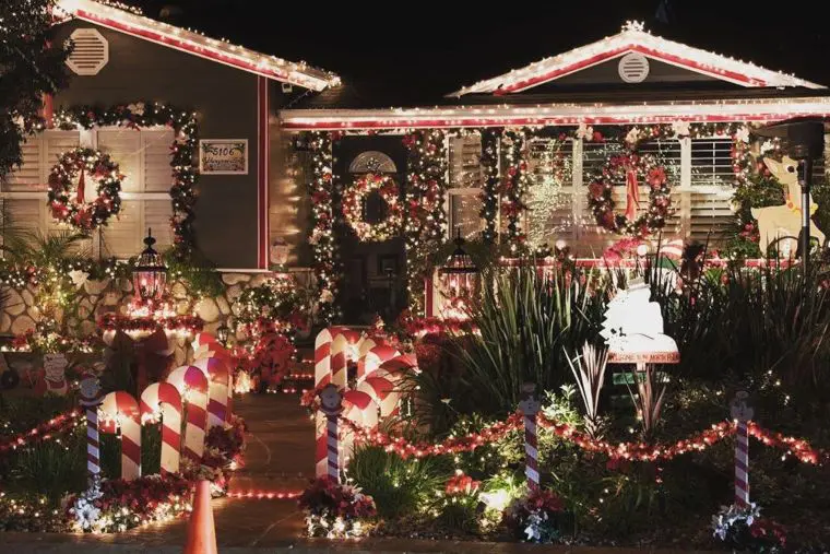 Candy Cane Decor