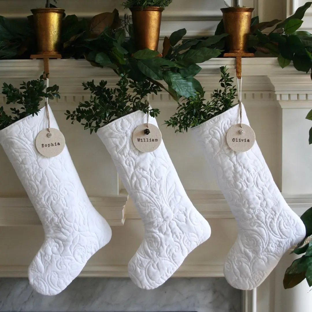 20 Christmas Stocking Ideas Fam Will Love - Craftsy Hacks