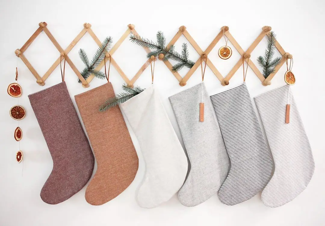 20 Christmas Stocking Ideas Fam Will Love - Craftsy Hacks