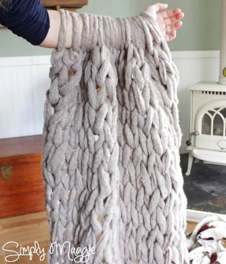 Chunky Arm-Knit Blanket