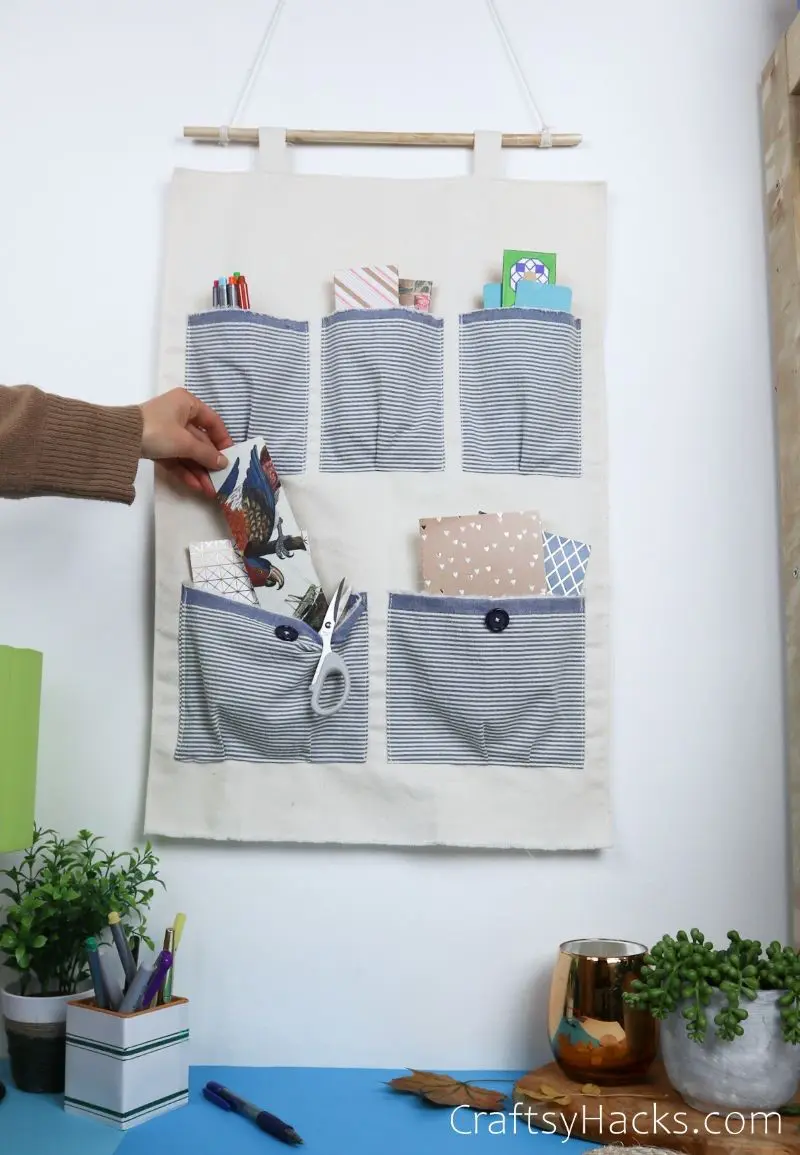 Hanging discount pouch organizer