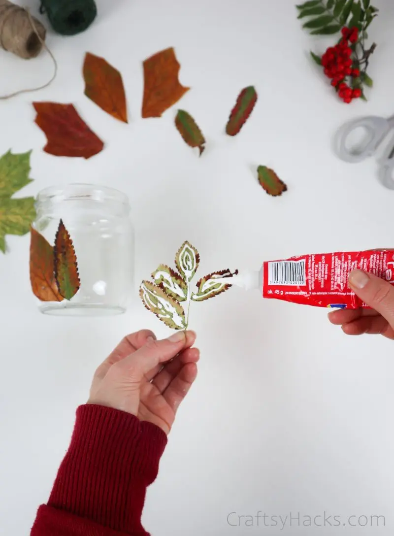 glueing leaves