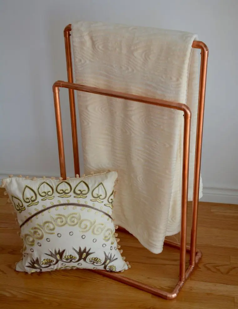 Copper Quilt Stand