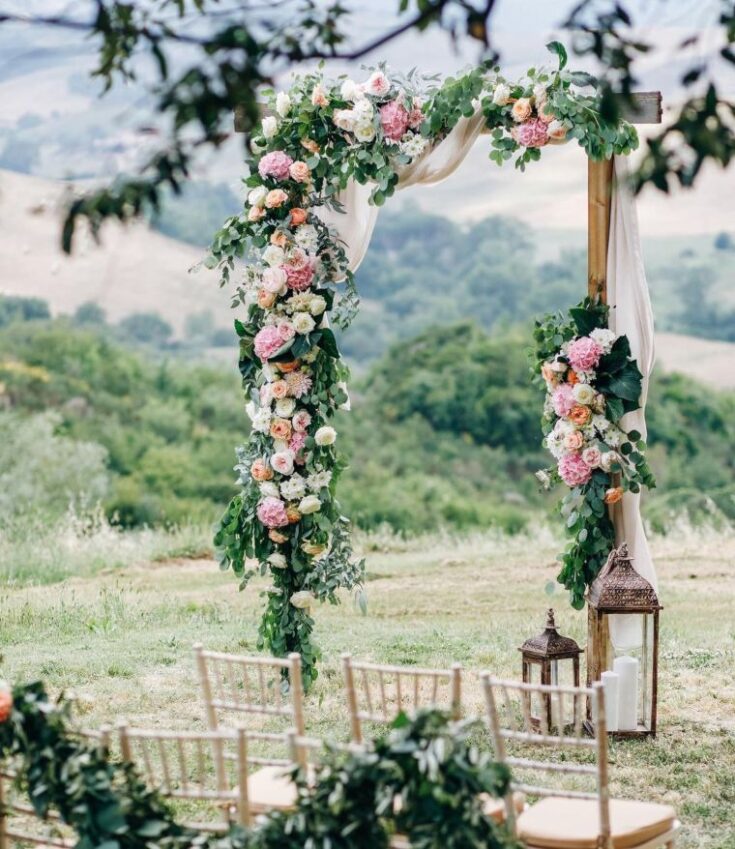 31 Stunning Wedding Arch Ideas for Your Special Day - Craftsy Hacks