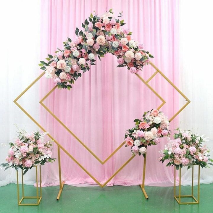 31 Stunning Wedding Arch Ideas for Your Special Day - Craftsy Hacks