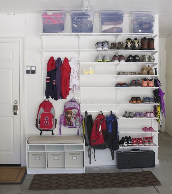 kids mudroom