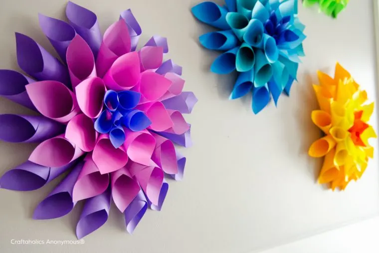 Set of 5 Giant Crepe Paper Flowers Online Course - OGCrafts