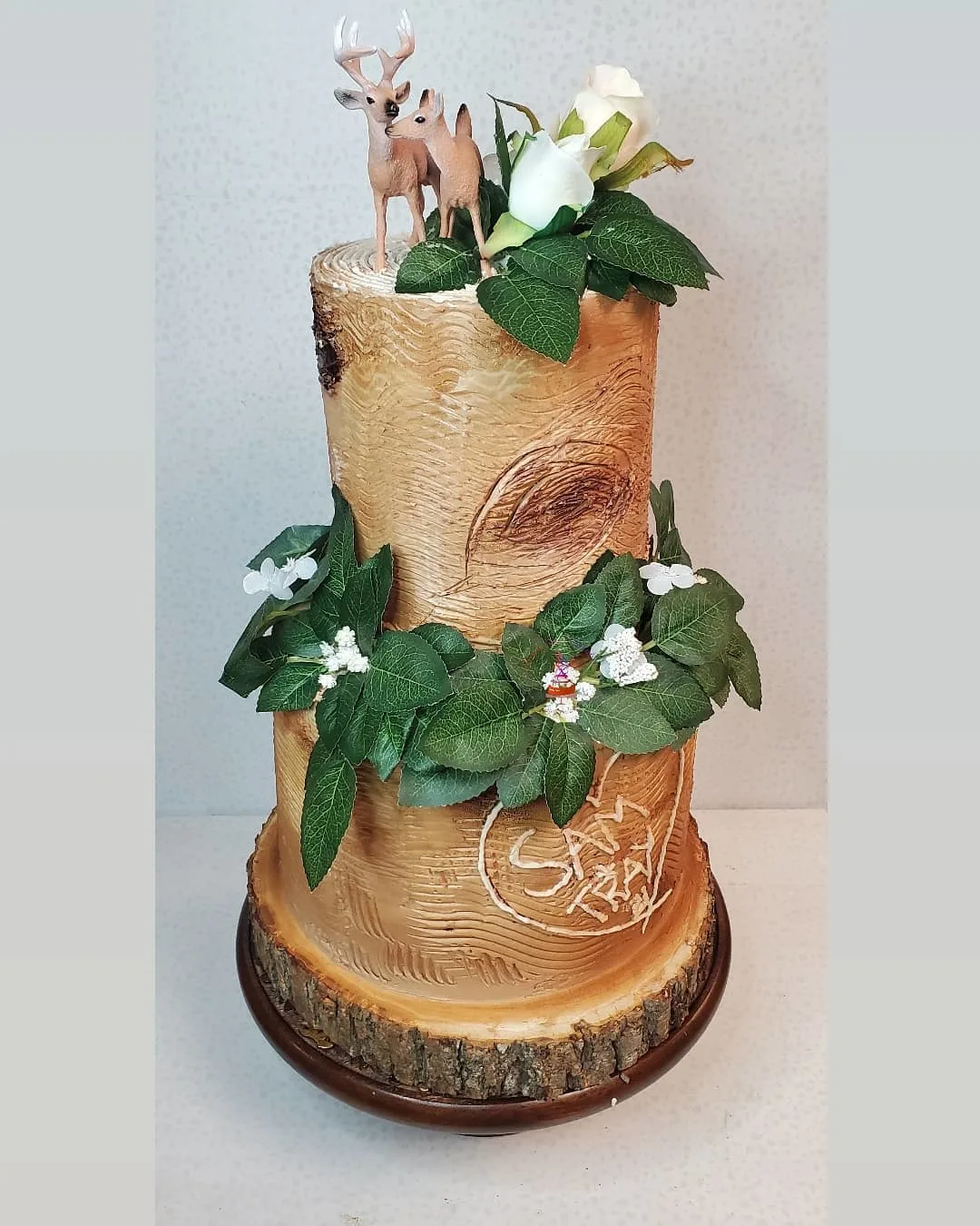 deer and tree cake