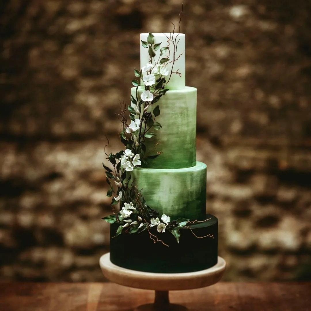 Enchanted Forest wedding cake in Geneva | Petra Cakes