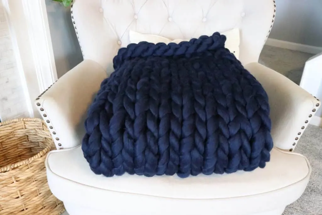 DIY Chunky Knit Blanket