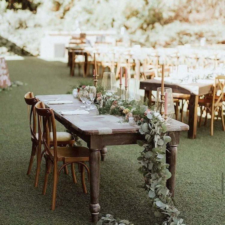 Leaf Table Runner