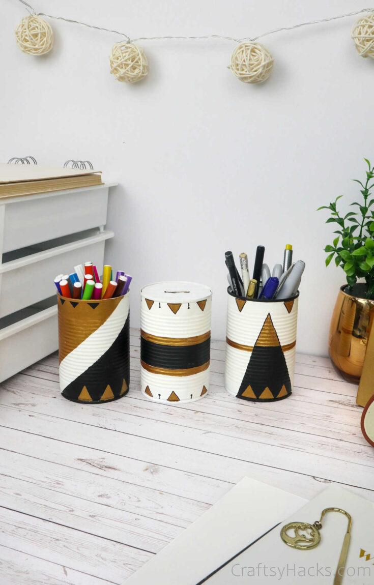 Upcycled Tin Cans for Desk (Step-by-Step Tutorial) - Craftsy Hacks