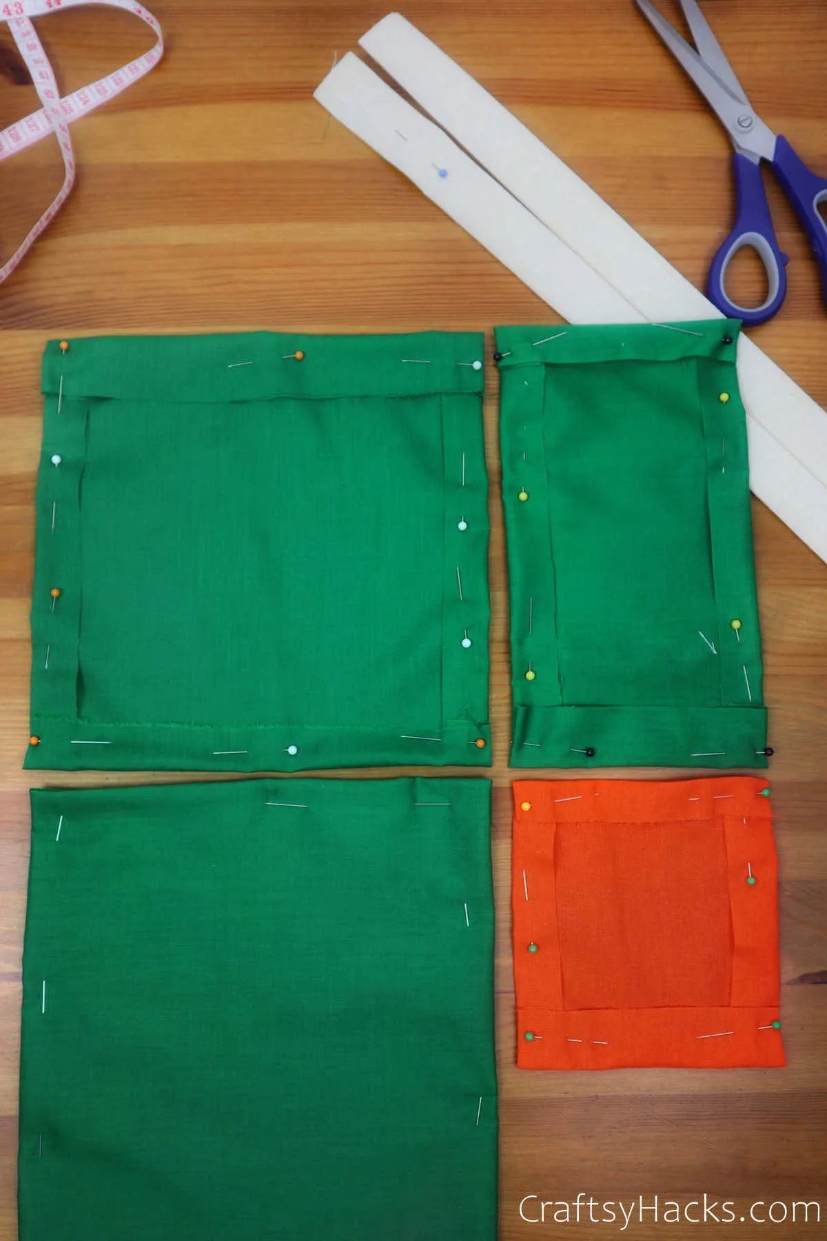 4 pinned fabric pockets