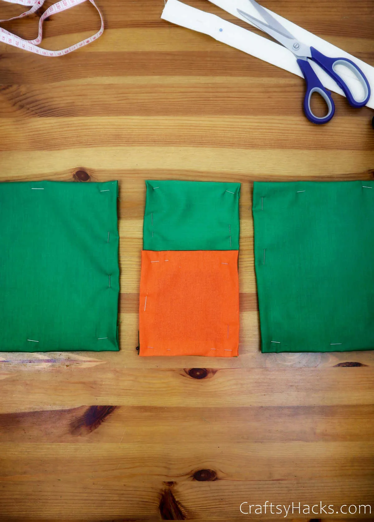 4 fabric pockets