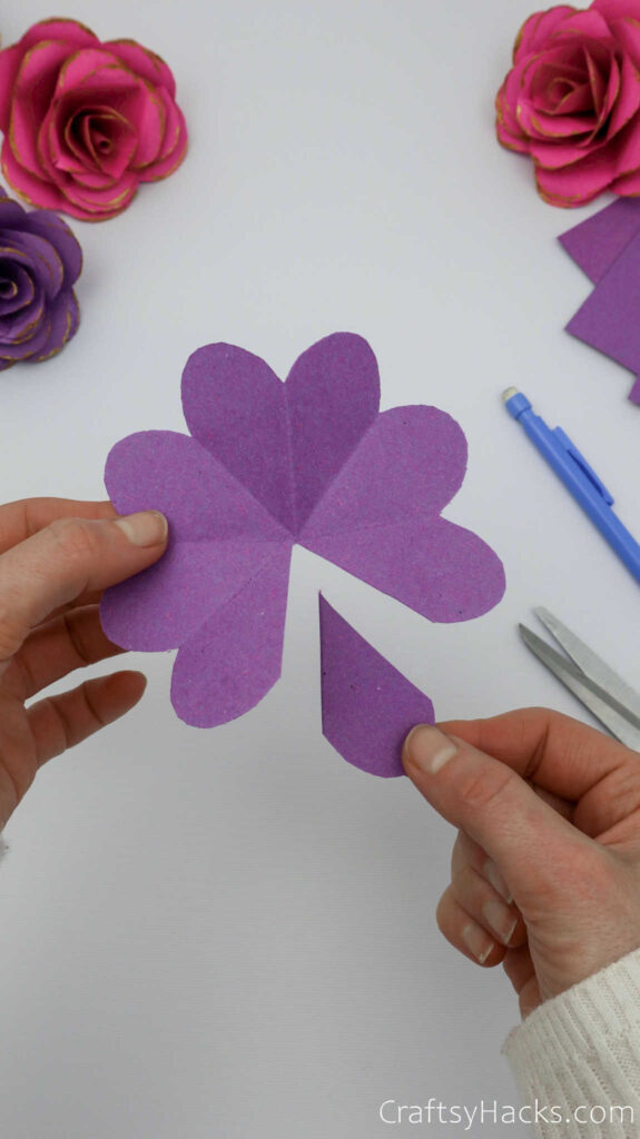 How to Make Paper Flowers (Step-by-step Tutorial) - Craftsy Hacks