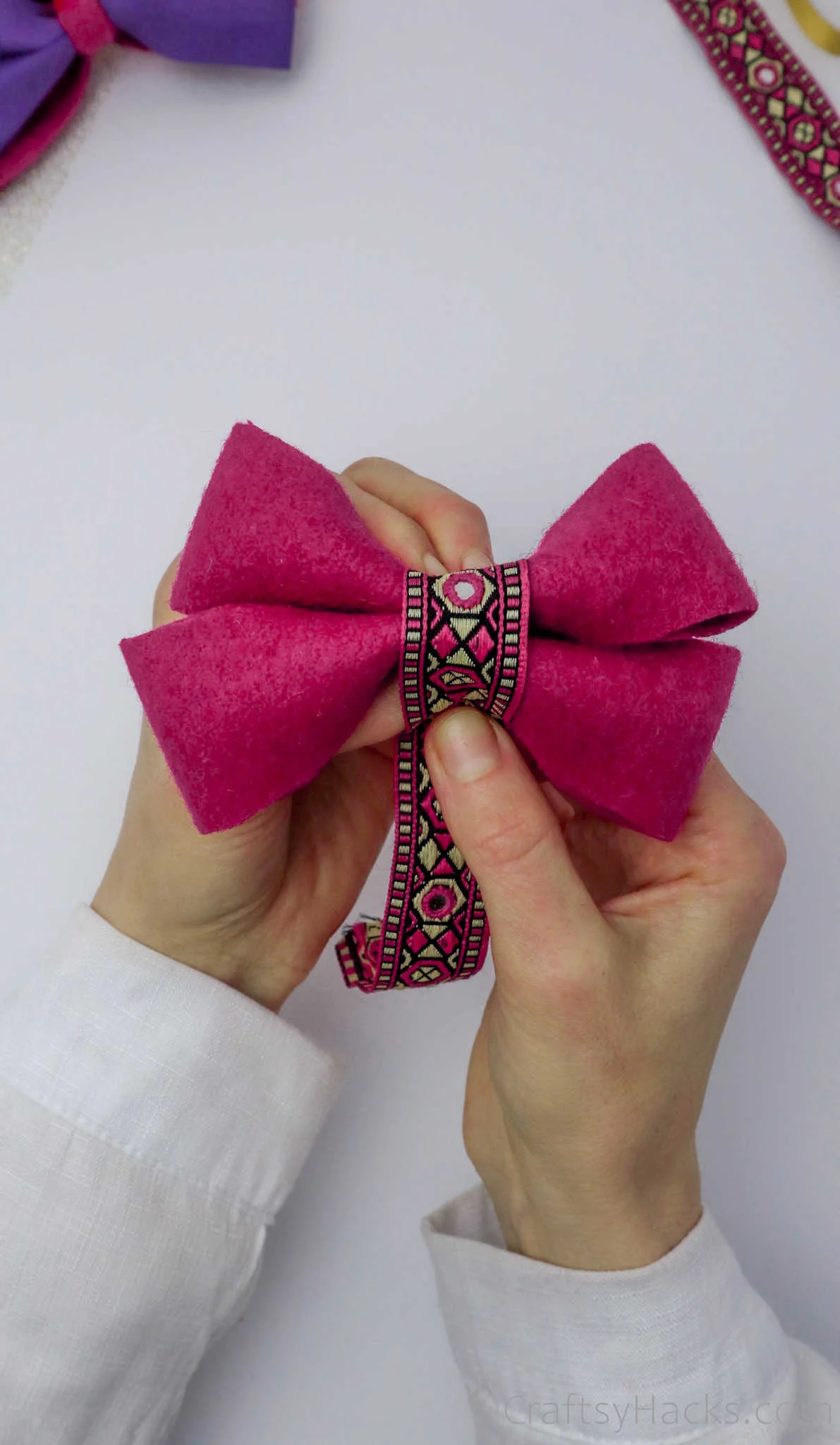 How to Make Hair Bows (Step-by-Step Tutorial) - Craftsy Hacks