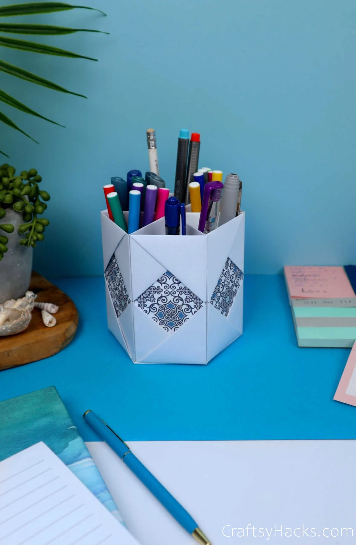 diy pencil holder on desk