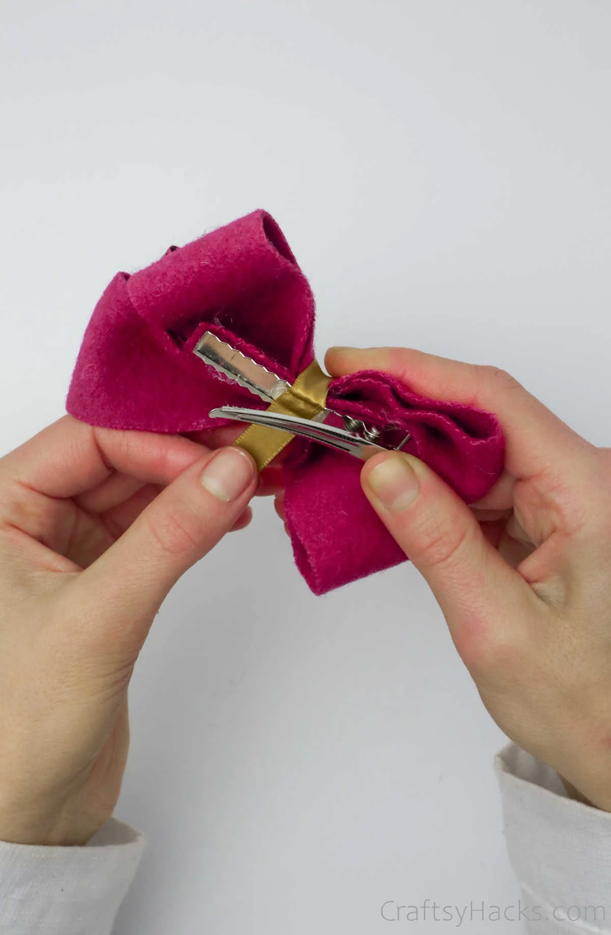 wrapping ribbon around clip