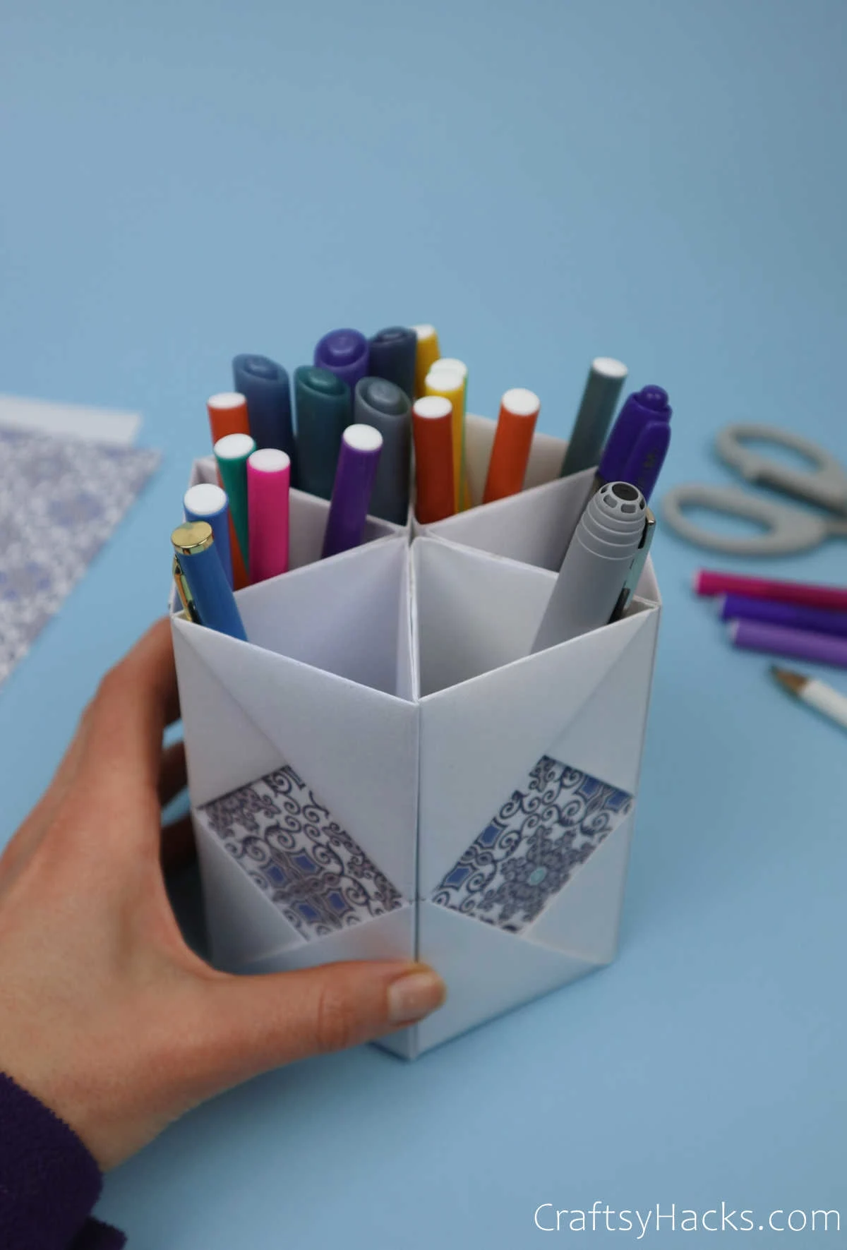 diy organizer with pens