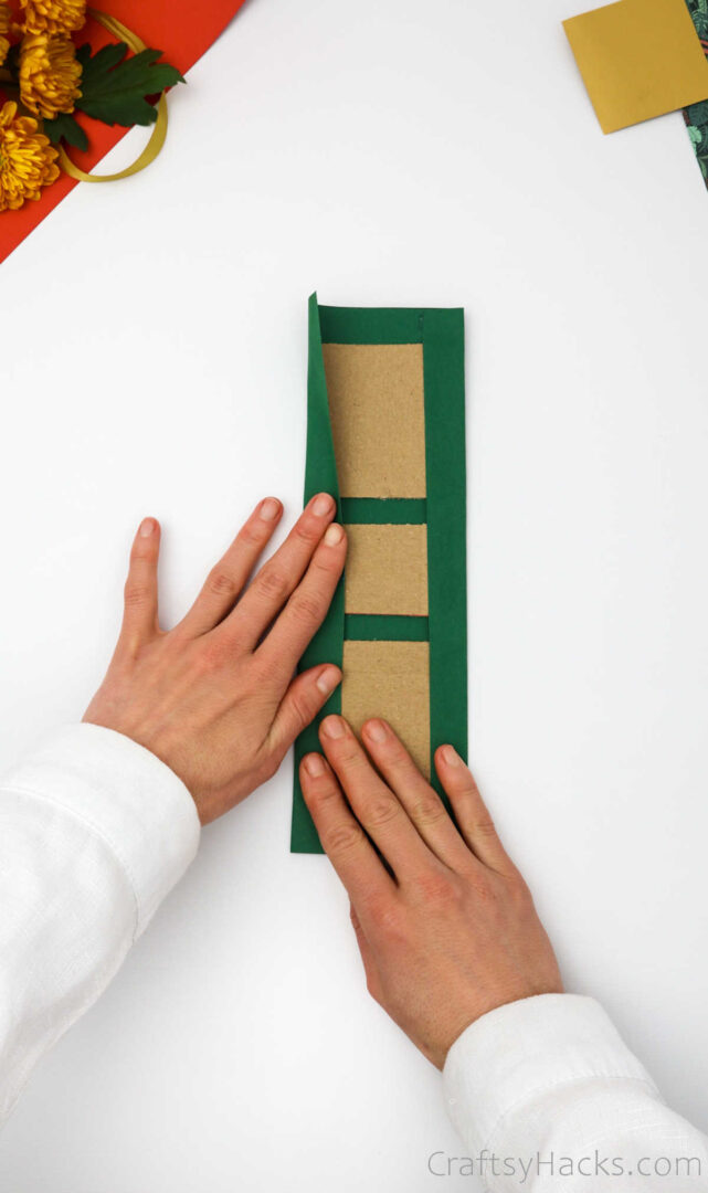 How to Make a Gift Box (Step-by-Step Tutorial) - Craftsy Hacks