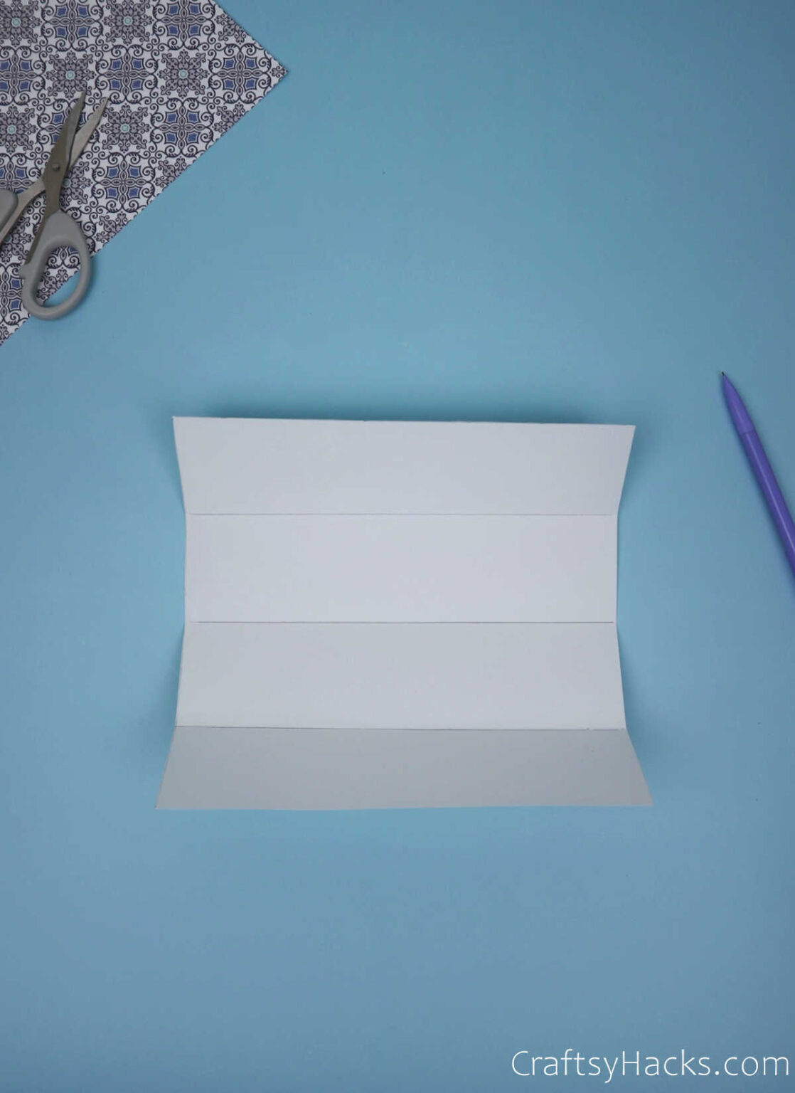 DIY Pencil Holder Out of Paper - Craftsy Hacks