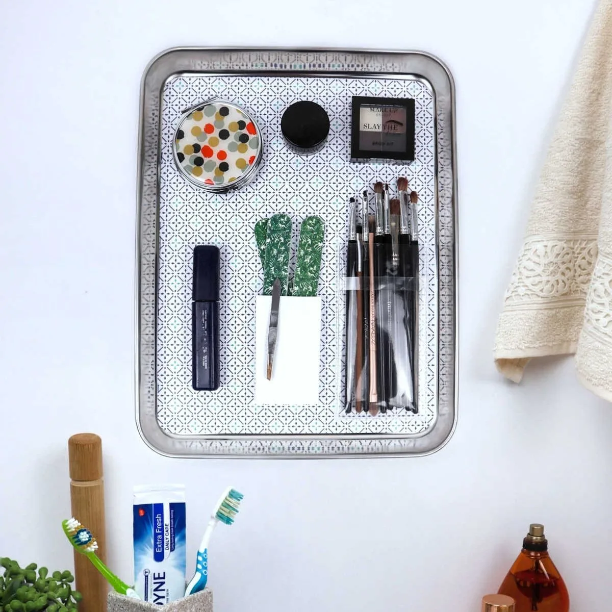 DIY magnetic organizer