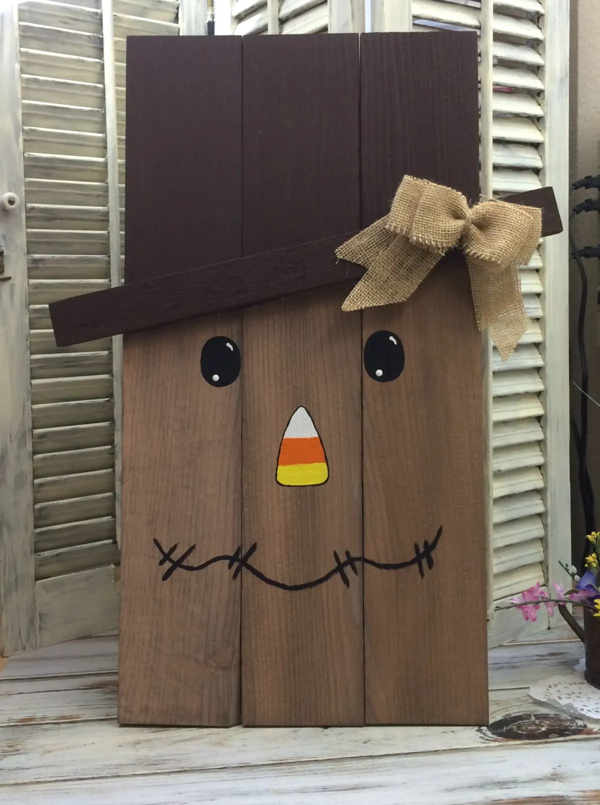 DIY Scarecrow From Cedar Pickets