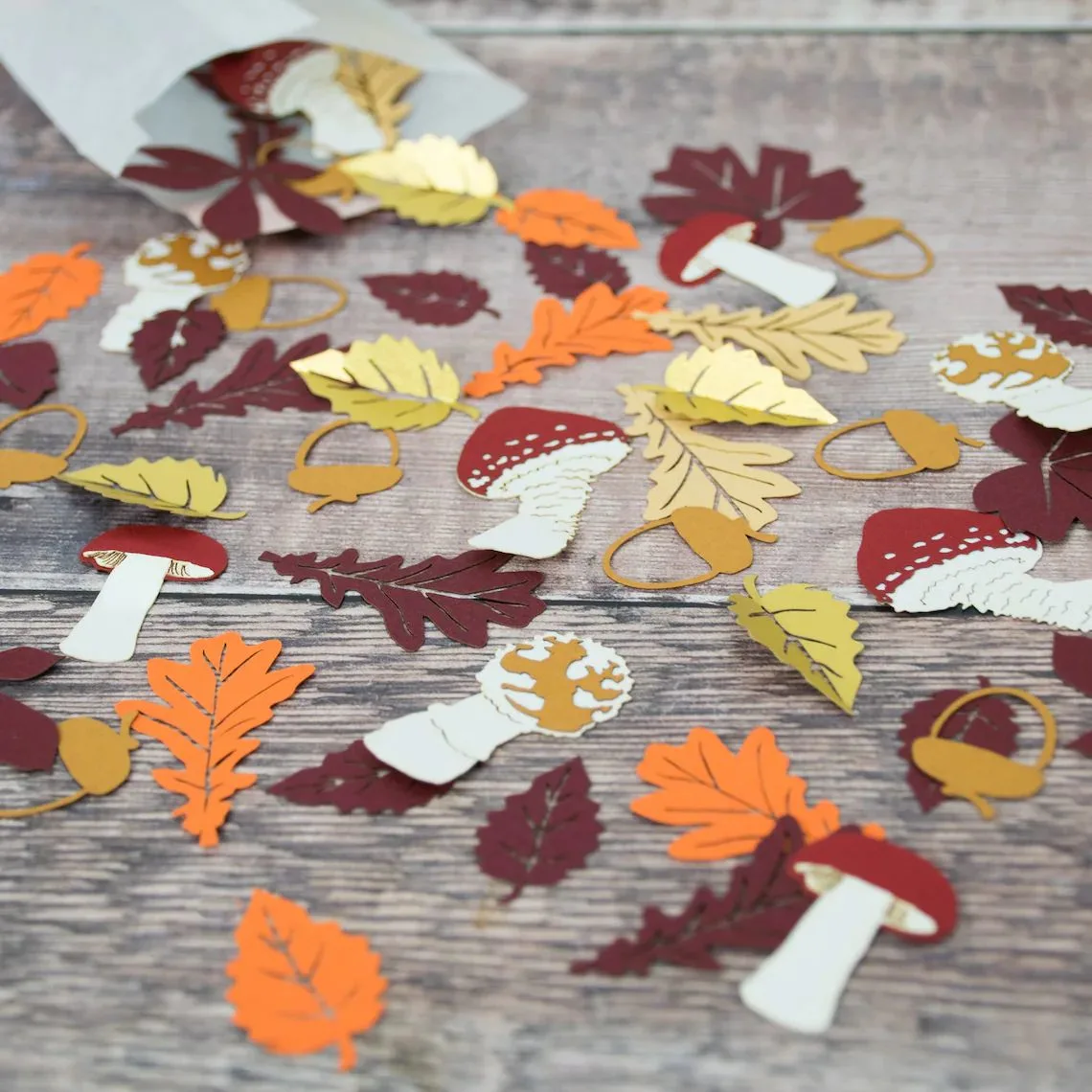 Fall Woodland Table Confetti