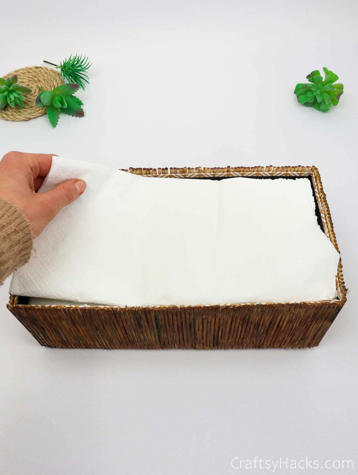 lining box with paper towel
