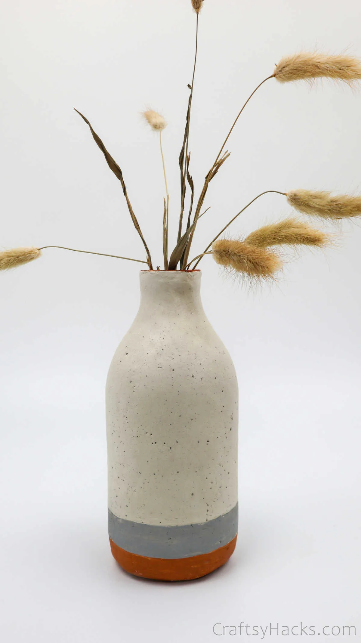 dried flowers in vase