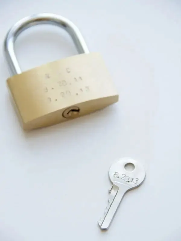 DIY Anniversary Lock