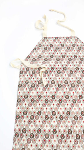 How to Make an Apron (Step-by-Step) - Craftsy Hacks