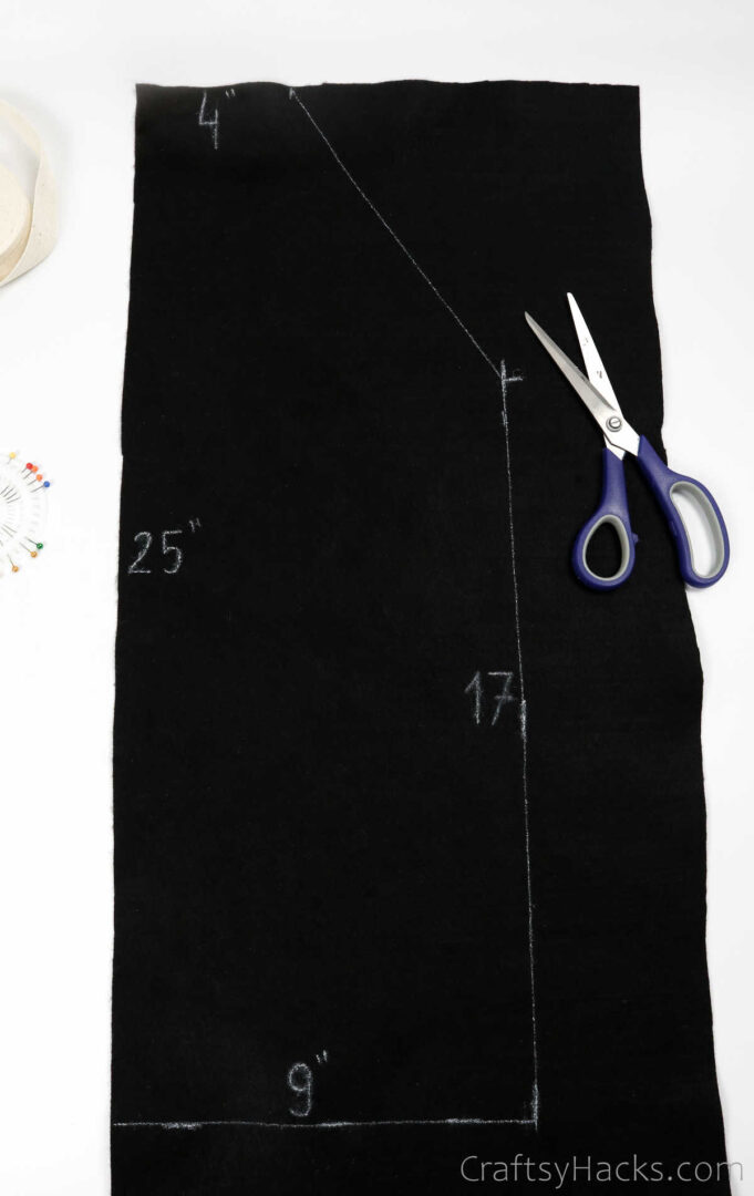 How to Make an Apron (Step-by-Step) - Craftsy Hacks