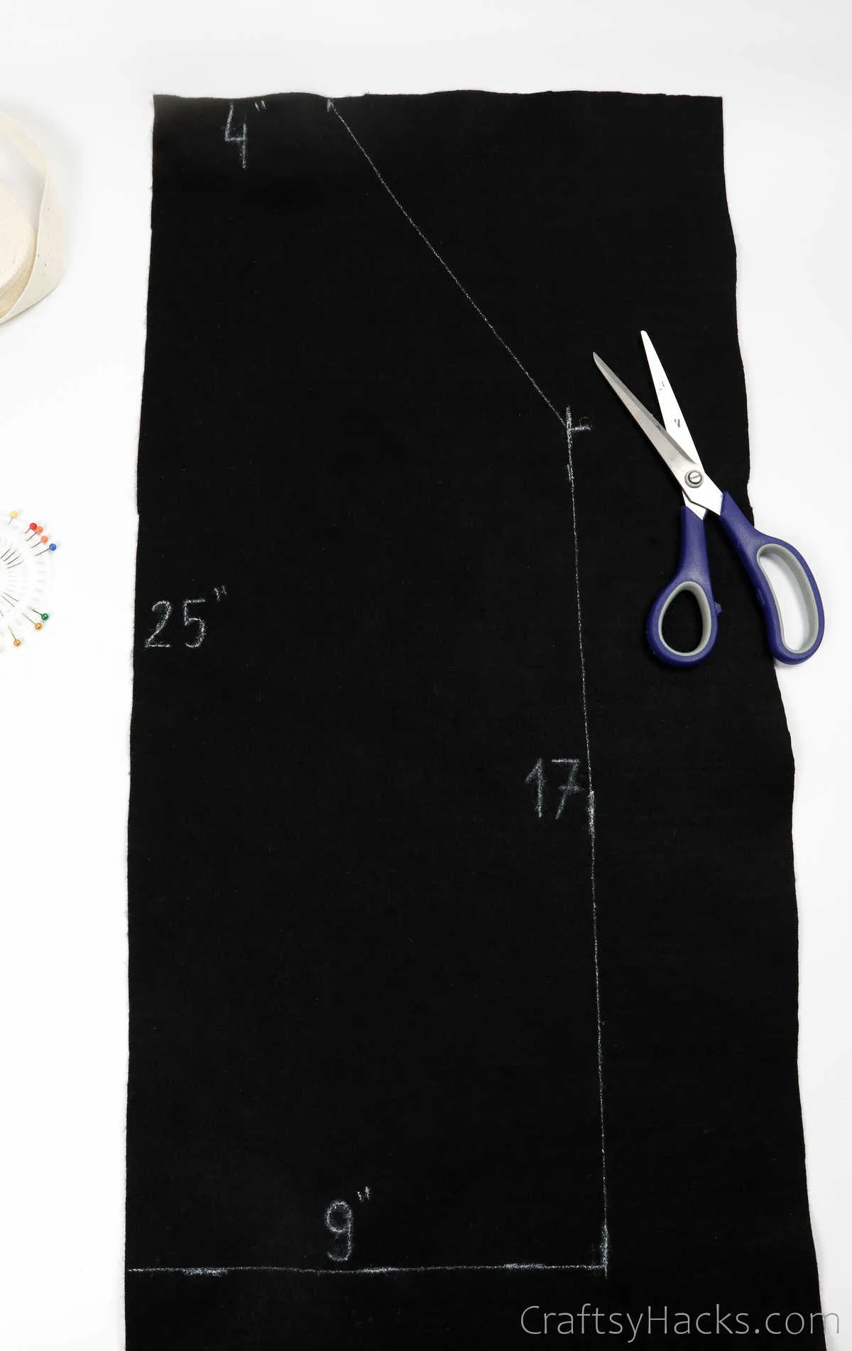 outline of apron in white