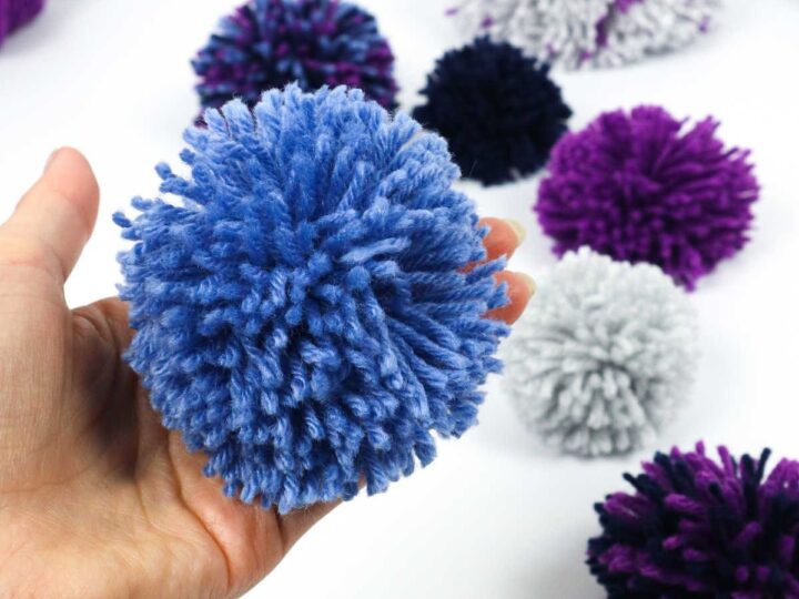 Yarn pom poms, yarn poms, garland poms, P10 Navy Blue yarn poms, Blue pom  poms, Blue yarn poms, Navy Blue Poms