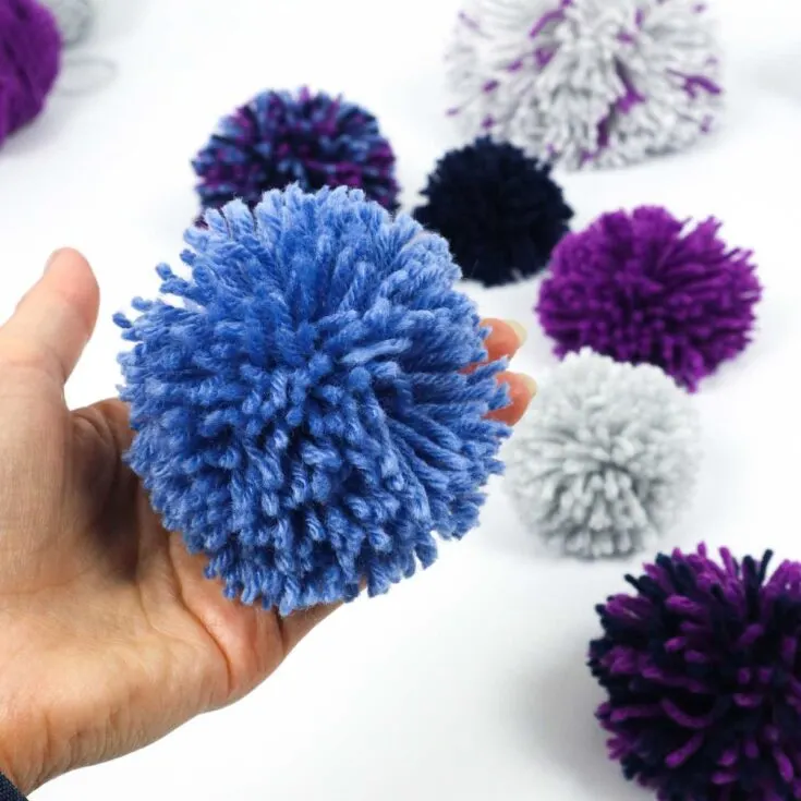 diy yarn pom poms