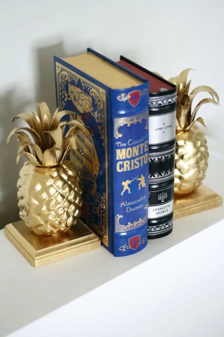 Pineapple Bookends